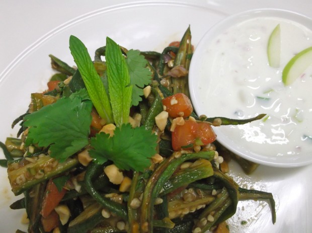 Spicy Fried Okra with Yoghurt Sauce